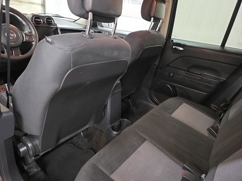 Used 2014 Jeep Patriot Sport image 29