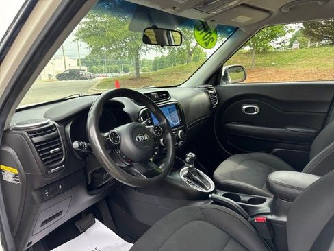 Used 2016 Kia Soul FWD image 20
