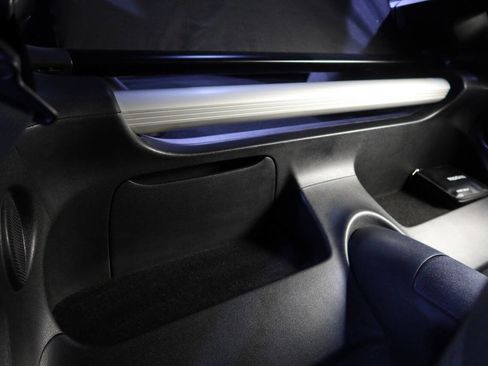 Used 2009 Nissan 370Z Touring w/ Sport Pkg image 27