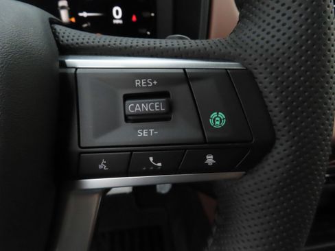 New 2026 Mitsubishi Outlander SEL image 13