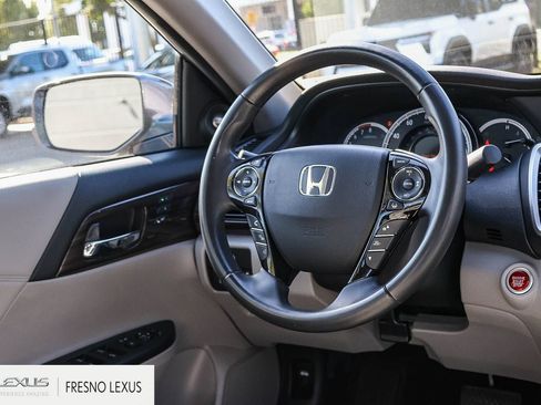 Used 2017 Honda Accord Touring image 18