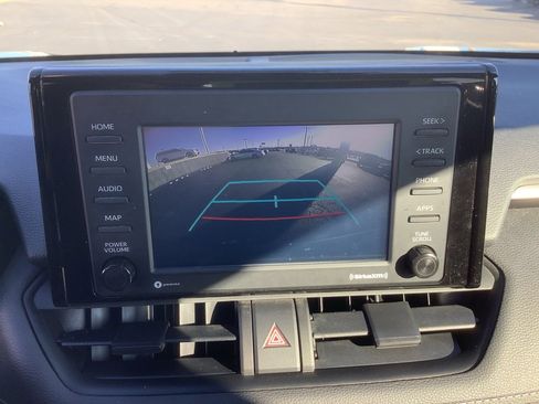 Used 2022 Toyota RAV4 XLE w/ XLE Grade Weather Package image 18