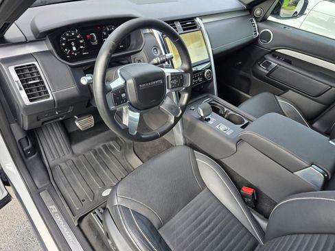 Certified 2022 Land Rover Discovery HSE R-Dynamic AWD/4WD image 11
