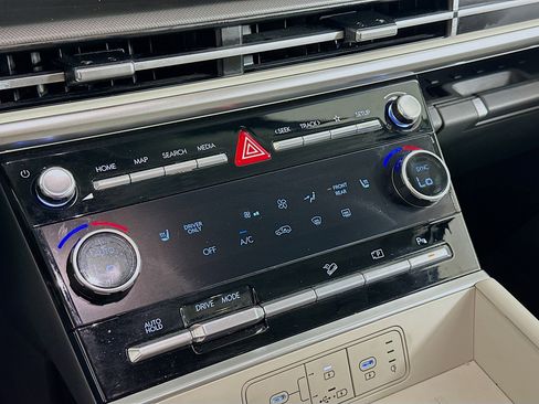 Used 2025 Hyundai Santa Fe SEL image 24