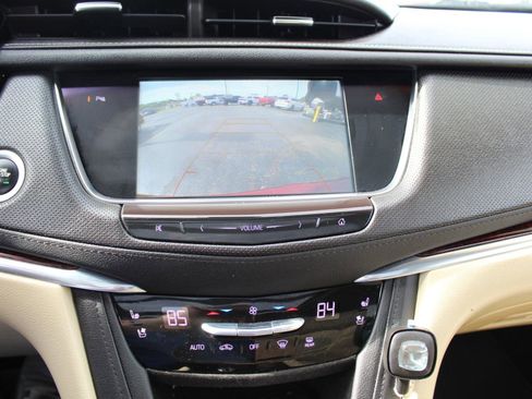 Used 2019 Cadillac XT5 Premium Luxury AWD/4WD image 17