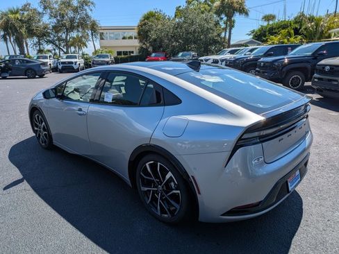 New 2025 Toyota Prius Plug-In Hybrid image 6