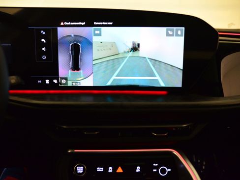 Certified 2025 Audi Q5 Premium Plus image 31