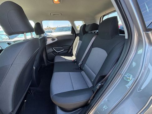 Used 2025 Kia Soul LX w/ LX Technology Package FWD image 23