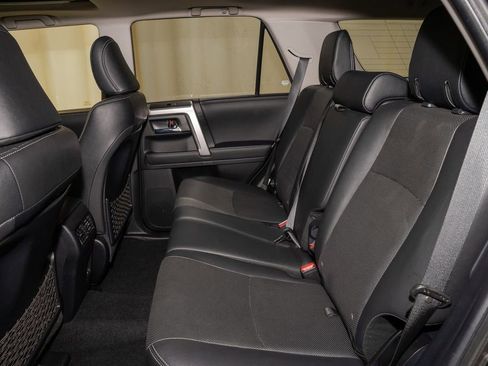 Used 2020 Toyota 4Runner Limited image 8