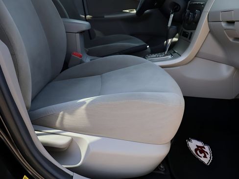 Used 2011 Toyota Corolla LE FWD image 12