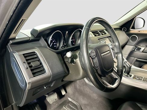 Used 2016 Land Rover Range Rover Sport SE image 10