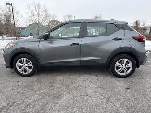 Used 2022 Nissan Kicks S image 5
