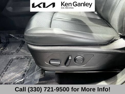 Certified 2023 Kia Sorento S FWD image 32
