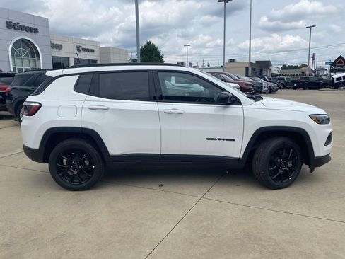 New 2026 Jeep Compass Latitude AWD/4WD image 36