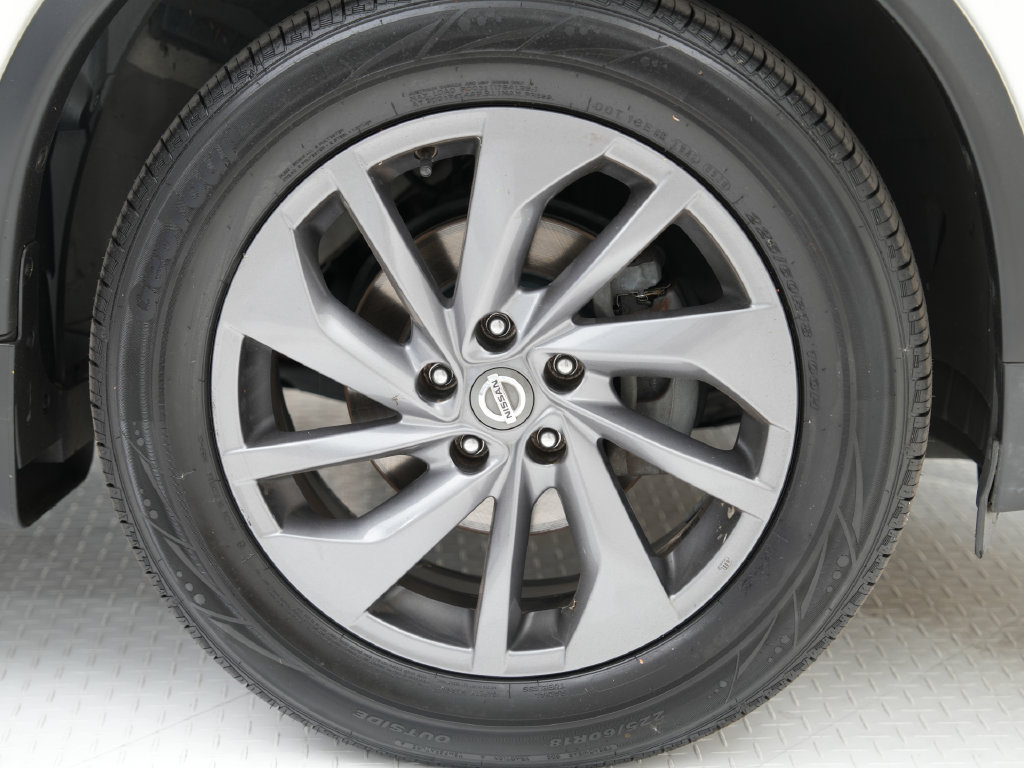 Used 2016 Nissan Rogue SL w/ SL Premium Package FWD image 34