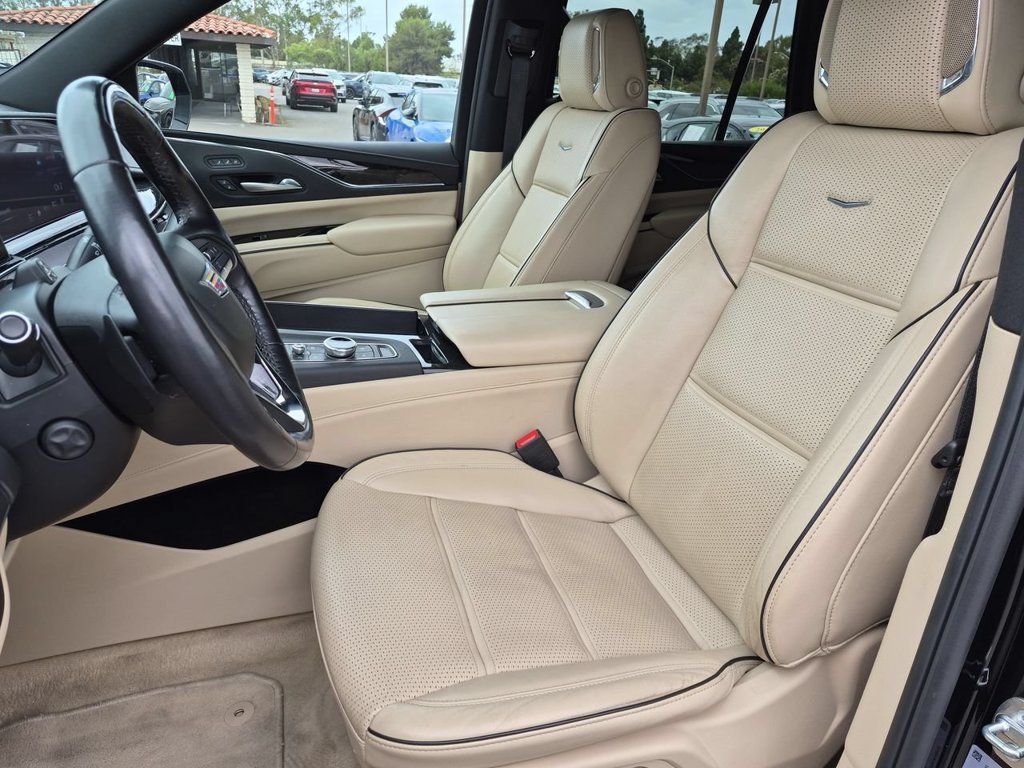 Used 2024 Cadillac Escalade Premium Luxury RWD image 20