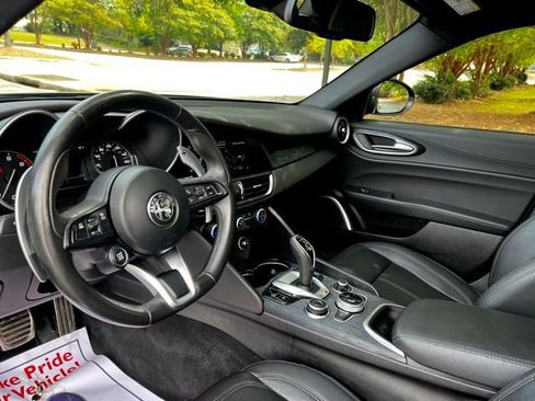 Used 2022 Alfa Romeo Giulia Sprint image 14