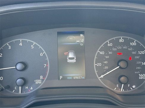 Used 2024 Toyota Corolla Cross L image 10