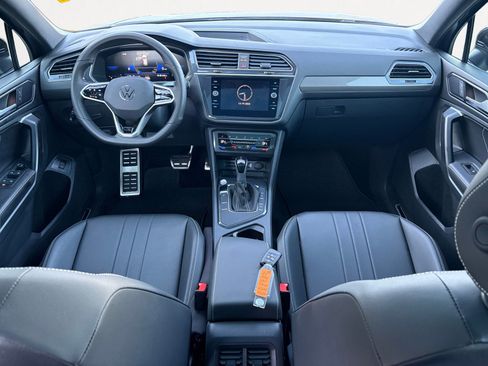 Certified 2024 Volkswagen Tiguan SE R-Line image 3