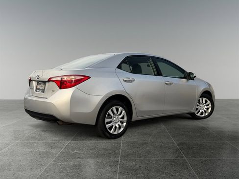 Used 2019 Toyota Corolla LE image 6
