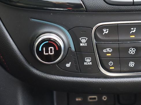 Used 2022 Chevrolet Equinox RS w/ RS Leather Package image 20