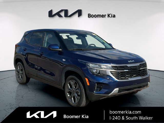 Certified 2025 Kia Seltos LX AWD/4WD image 3