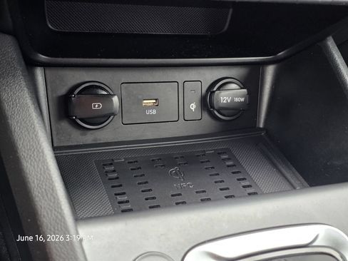 Certified 2022 Hyundai Kona Limited FWD image 26