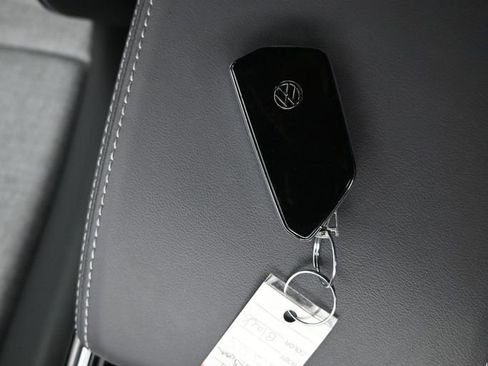 Used 2024 Volkswagen ID.4 2WD image 16