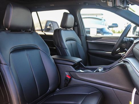 New 2026 Jeep Grand Cherokee L Limited AWD/4WD image 17