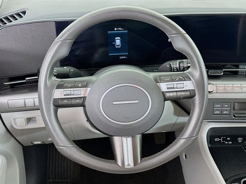 Used 2025 Hyundai Kona SEL image 18