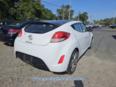 Used 2017 Hyundai Veloster Value Edition FWD image 7