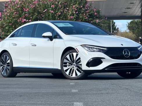 New 2026 Mercedes-Benz EQE 320 4MATIC Sedan image 7