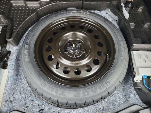 Used 2024 Ford Escape SE w/ PHEV Premium Package image 34