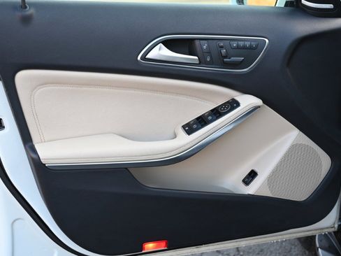 Used 2015 Mercedes-Benz GLA 250 4MATIC image 19