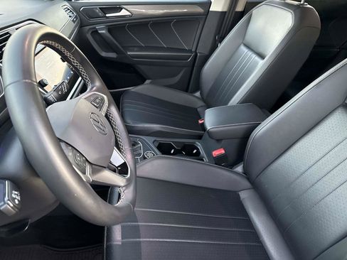 Used 2022 Volkswagen Tiguan SE image 15