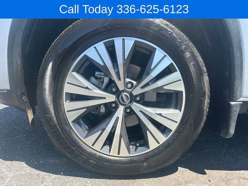 Used 2023 Nissan Rogue SV FWD image 10