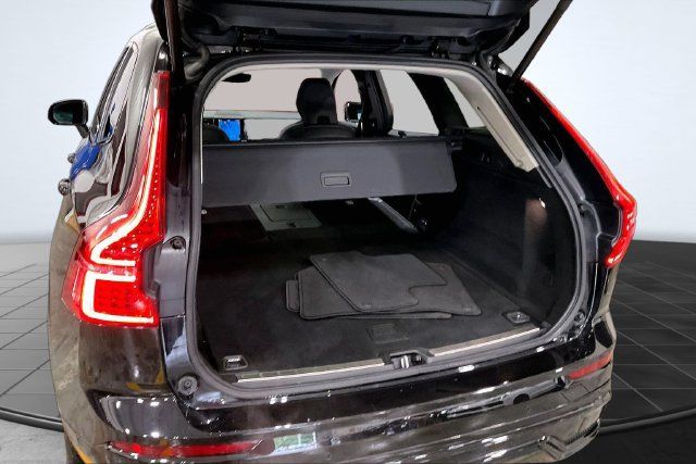 Used 2024 Volvo XC60 B5 Plus AWD/4WD image 7