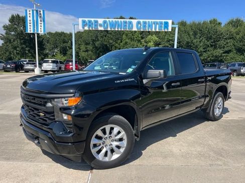 Used 2023 Chevrolet Silverado 1500 Custom RWD image 2