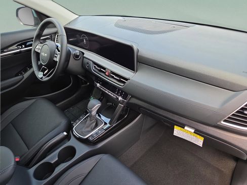 New 2026 Kia Seltos EX FWD image 13