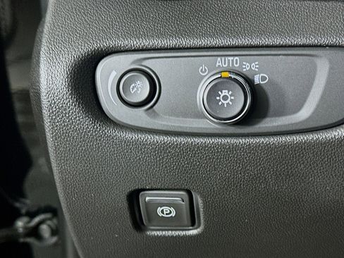 Used 2025 Chevrolet Blazer LT image 16