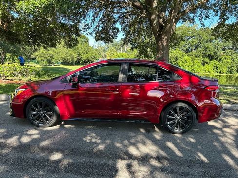 Used 2023 Toyota Corolla SE FWD image 3