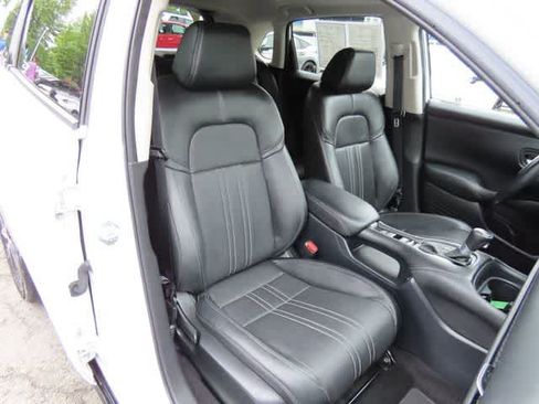 Used 2024 Honda HR-V EX-L image 17