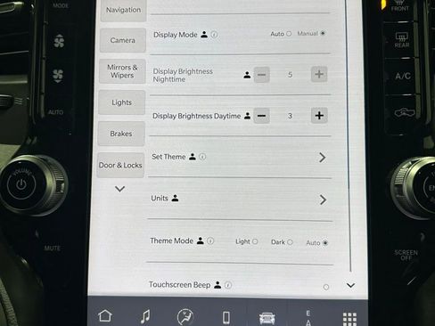 Used 2025 RAM 1500 Laramie image 33