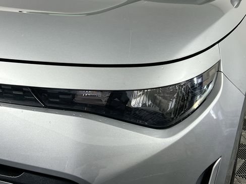 Used 2024 Kia Soul LX FWD image 11