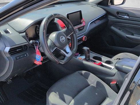 Used 2019 Nissan Altima 2.5 S FWD image 9
