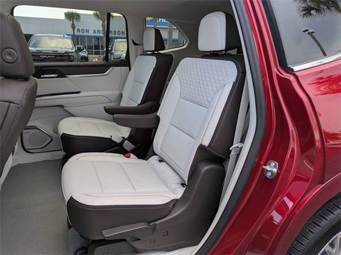 Used 2024 GMC Acadia Denali image 14