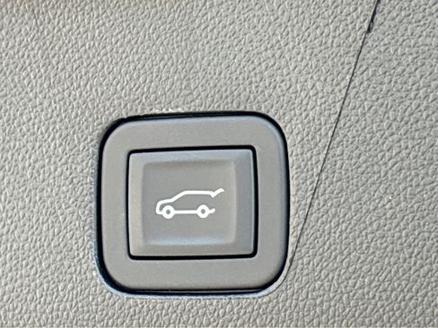 Used 2025 Chevrolet Tahoe LT w/ Comfort Package image 21