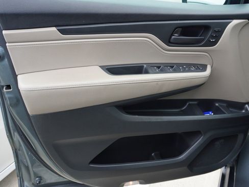 Used 2018 Honda Odyssey EX-L image 14