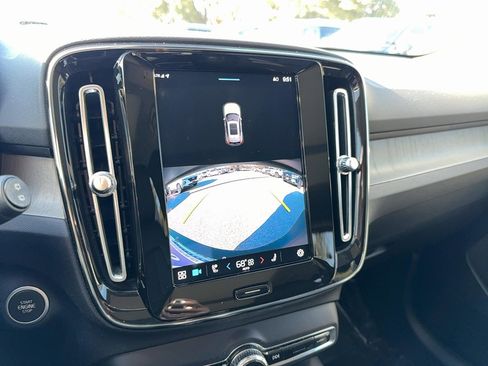 Used 2023 Volvo XC40 B5 Plus w/ Protection Package Premier image 22