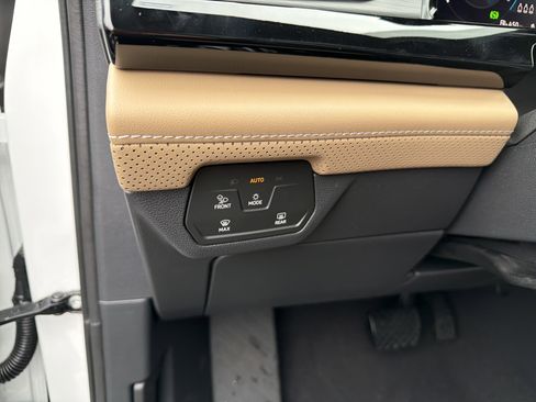New 2026 Volkswagen Atlas Cross Sport SE AWD/4WD image 14